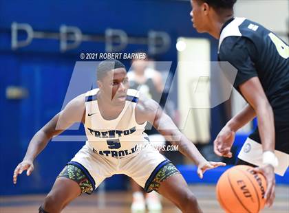 Thumbnail 2 in Roselle Catholic @ Trenton Catholic Academy photogallery.