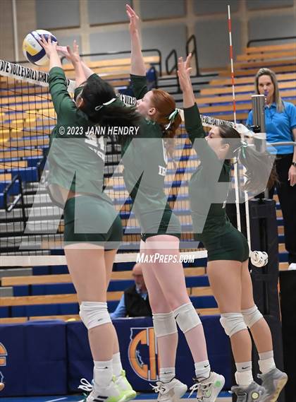 Thumbnail 2 in Campbell Hall vs. Sacred Heart Cathedral Preparatory (CIF State D2 Final) photogallery.