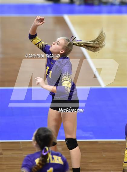Thumbnail 3 in Denver Christian vs. Fowler (CHSAA 2A 2nd Round) photogallery.