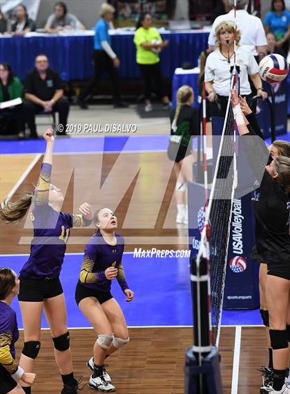 Thumbnail 1 in Denver Christian vs. Fowler (CHSAA 2A 2nd Round) photogallery.