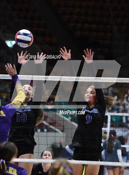 Thumbnail 1 in Denver Christian vs. Fowler (CHSAA 2A 2nd Round) photogallery.