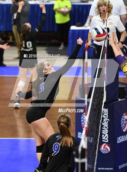 Thumbnail 1 in Denver Christian vs. Fowler (CHSAA 2A 2nd Round) photogallery.