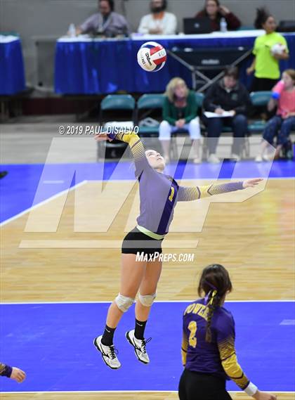 Thumbnail 3 in Denver Christian vs. Fowler (CHSAA 2A 2nd Round) photogallery.