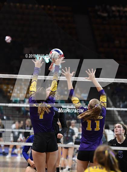 Thumbnail 2 in Denver Christian vs. Fowler (CHSAA 2A 2nd Round) photogallery.