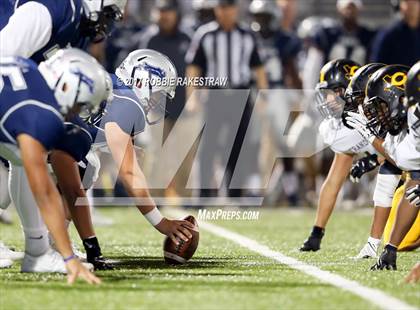 Thumbnail 3 in Crandall vs. Paris (UIL 4A Division I Bi-District) photogallery.