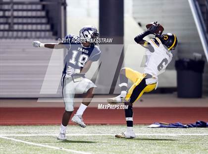 Thumbnail 3 in Crandall vs. Paris (UIL 4A Division I Bi-District) photogallery.