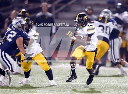 Thumbnail 2 in Crandall vs. Paris (UIL 4A Division I Bi-District) photogallery.