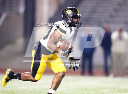 Thumbnail 1 in Crandall vs. Paris (UIL 4A Division I Bi-District) photogallery.