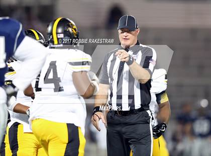 Thumbnail 2 in Crandall vs. Paris (UIL 4A Division I Bi-District) photogallery.