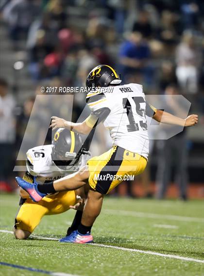 Thumbnail 1 in Crandall vs. Paris (UIL 4A Division I Bi-District) photogallery.