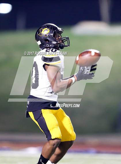 Thumbnail 3 in Crandall vs. Paris (UIL 4A Division I Bi-District) photogallery.