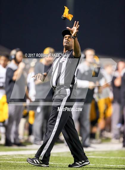 Thumbnail 2 in Crandall vs. Paris (UIL 4A Division I Bi-District) photogallery.