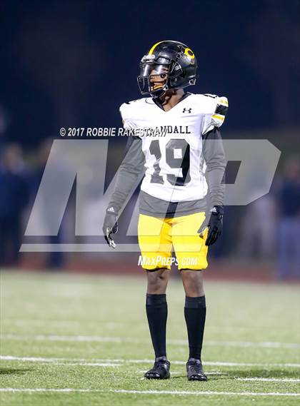 Thumbnail 3 in Crandall vs. Paris (UIL 4A Division I Bi-District) photogallery.