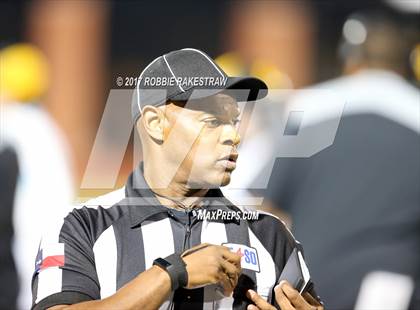 Thumbnail 3 in Crandall vs. Paris (UIL 4A Division I Bi-District) photogallery.
