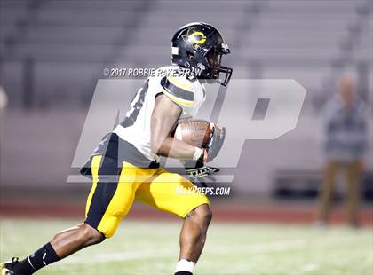 Thumbnail 2 in Crandall vs. Paris (UIL 4A Division I Bi-District) photogallery.