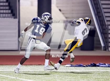 Thumbnail 1 in Crandall vs. Paris (UIL 4A Division I Bi-District) photogallery.