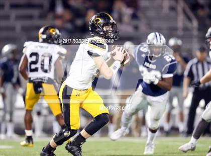 Thumbnail 2 in Crandall vs. Paris (UIL 4A Division I Bi-District) photogallery.