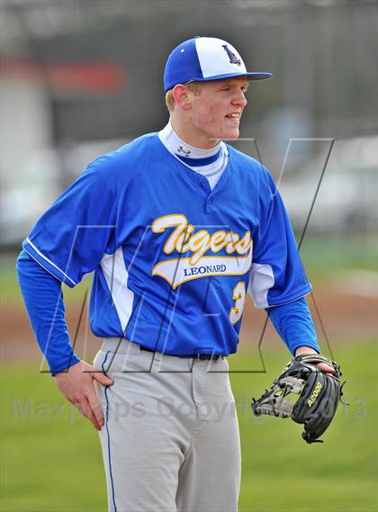 Thumbnail 3 in Krum vs Leonard (Pottsboro Tournament) photogallery.