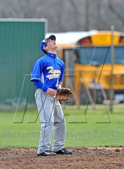 Thumbnail 2 in Krum vs Leonard (Pottsboro Tournament) photogallery.