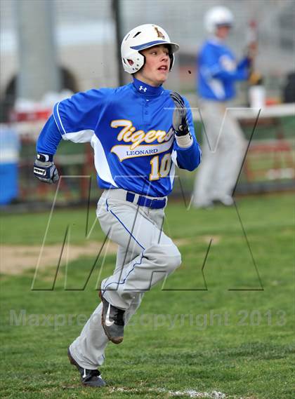 Thumbnail 3 in Krum vs Leonard (Pottsboro Tournament) photogallery.