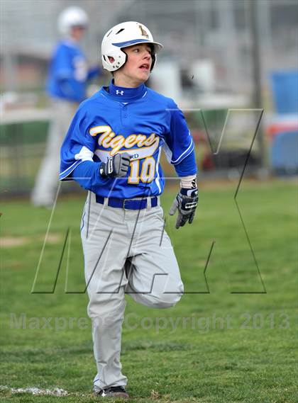 Thumbnail 1 in Krum vs Leonard (Pottsboro Tournament) photogallery.