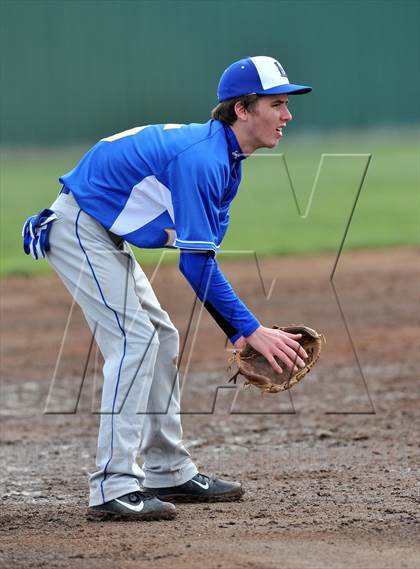 Thumbnail 1 in Krum vs Leonard (Pottsboro Tournament) photogallery.