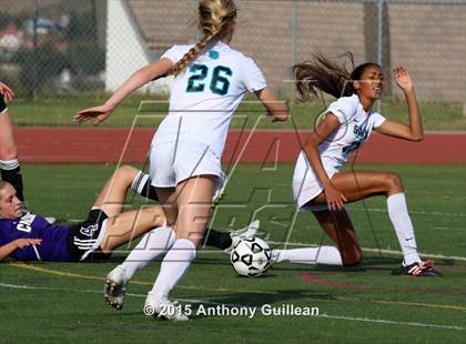 Thumbnail 2 in Carlsbad vs Santiago (CIF SS D1 Final) photogallery.
