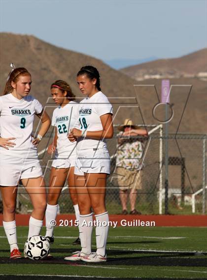 Thumbnail 2 in Carlsbad vs Santiago (CIF SS D1 Final) photogallery.