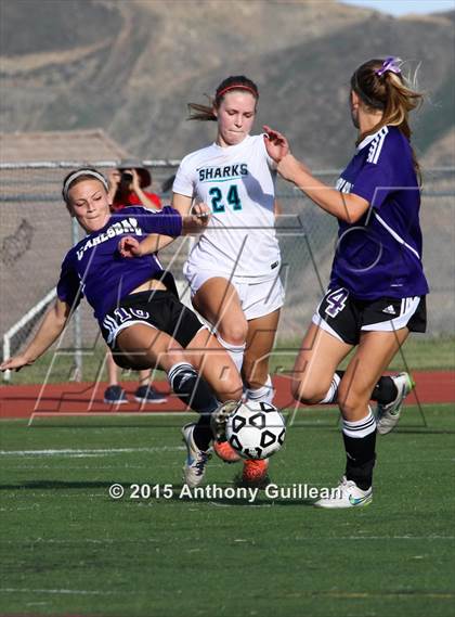 Thumbnail 2 in Carlsbad vs Santiago (CIF SS D1 Final) photogallery.