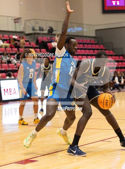 Thumbnail 3 in Specially Fit Academy vs. Chattanooga Prep (Ted McClain Christmas Classic) photogallery.