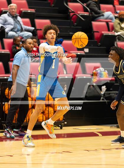 Thumbnail 2 in Specially Fit Academy vs. Chattanooga Prep (Ted McClain Christmas Classic) photogallery.