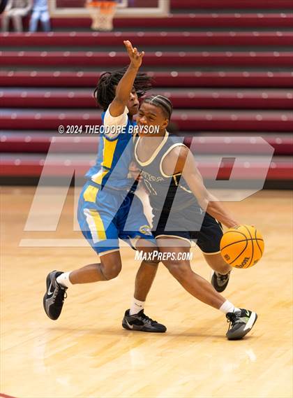 Thumbnail 2 in Specially Fit Academy vs. Chattanooga Prep (Ted McClain Christmas Classic) photogallery.