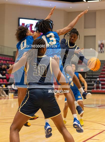 Thumbnail 2 in Specially Fit Academy vs. Chattanooga Prep (Ted McClain Christmas Classic) photogallery.