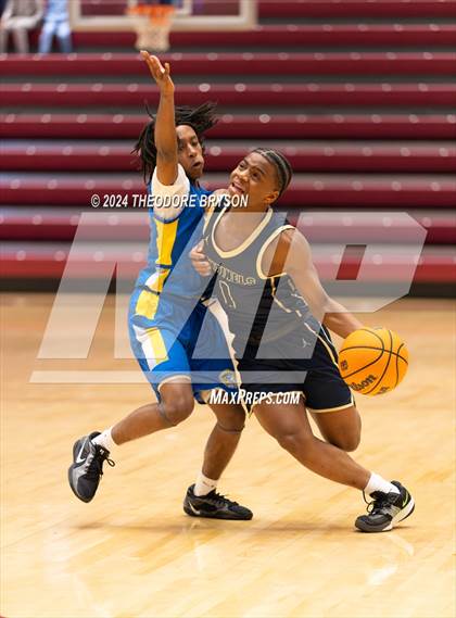 Thumbnail 3 in Specially Fit Academy vs. Chattanooga Prep (Ted McClain Christmas Classic) photogallery.