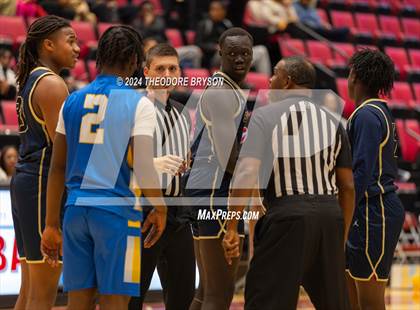 Thumbnail 3 in Specially Fit Academy vs. Chattanooga Prep (Ted McClain Christmas Classic) photogallery.