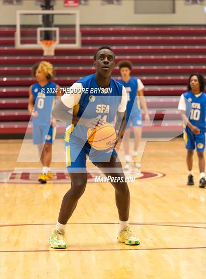 Thumbnail 2 in Specially Fit Academy vs. Chattanooga Prep (Ted McClain Christmas Classic) photogallery.