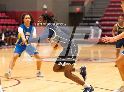 Thumbnail 3 in Specially Fit Academy vs. Chattanooga Prep (Ted McClain Christmas Classic) photogallery.