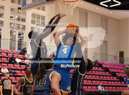 Thumbnail 2 in Specially Fit Academy vs. Chattanooga Prep (Ted McClain Christmas Classic) photogallery.