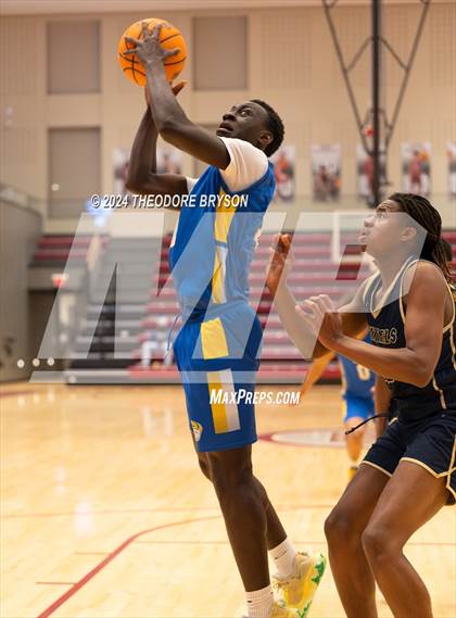 Thumbnail 1 in Specially Fit Academy vs. Chattanooga Prep (Ted McClain Christmas Classic) photogallery.