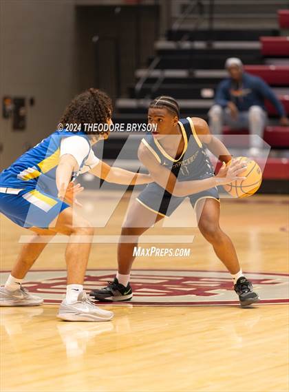 Thumbnail 2 in Specially Fit Academy vs. Chattanooga Prep (Ted McClain Christmas Classic) photogallery.