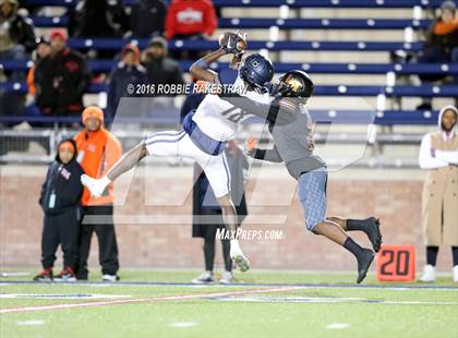 Thumbnail 1 in Wylie East vs. Lancaster (UIL 5A Regional Quarterfinal Playoff) photogallery.