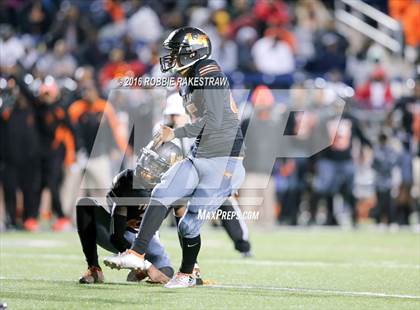 Thumbnail 1 in Wylie East vs. Lancaster (UIL 5A Regional Quarterfinal Playoff) photogallery.