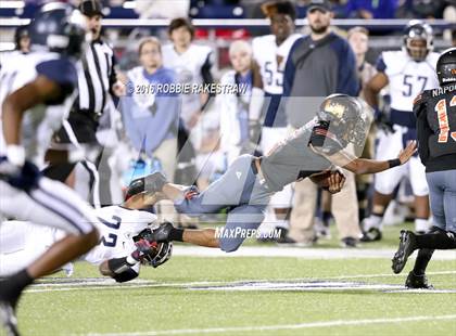 Thumbnail 2 in Wylie East vs. Lancaster (UIL 5A Regional Quarterfinal Playoff) photogallery.