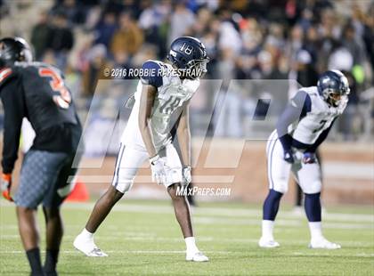 Thumbnail 2 in Wylie East vs. Lancaster (UIL 5A Regional Quarterfinal Playoff) photogallery.