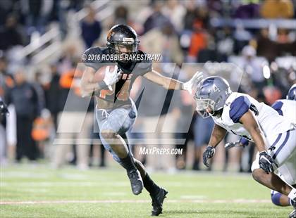 Thumbnail 2 in Wylie East vs. Lancaster (UIL 5A Regional Quarterfinal Playoff) photogallery.