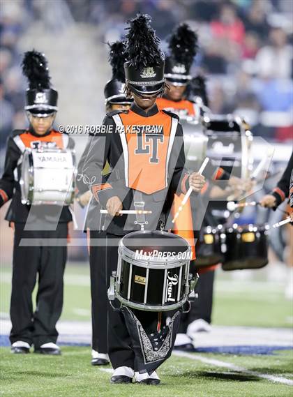 Thumbnail 3 in Wylie East vs. Lancaster (UIL 5A Regional Quarterfinal Playoff) photogallery.