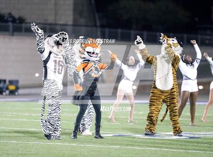 Thumbnail 1 in Wylie East vs. Lancaster (UIL 5A Regional Quarterfinal Playoff) photogallery.