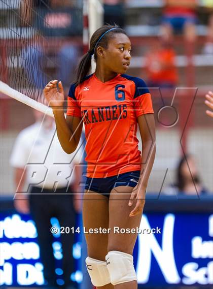 Thumbnail 2 in Brandeis vs O'Connor Freshman photogallery.