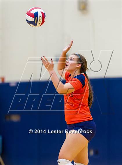 Thumbnail 3 in Brandeis vs O'Connor Freshman photogallery.