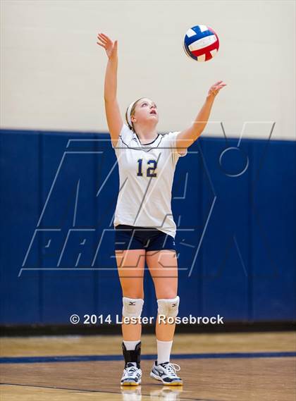 Thumbnail 3 in Brandeis vs O'Connor Freshman photogallery.